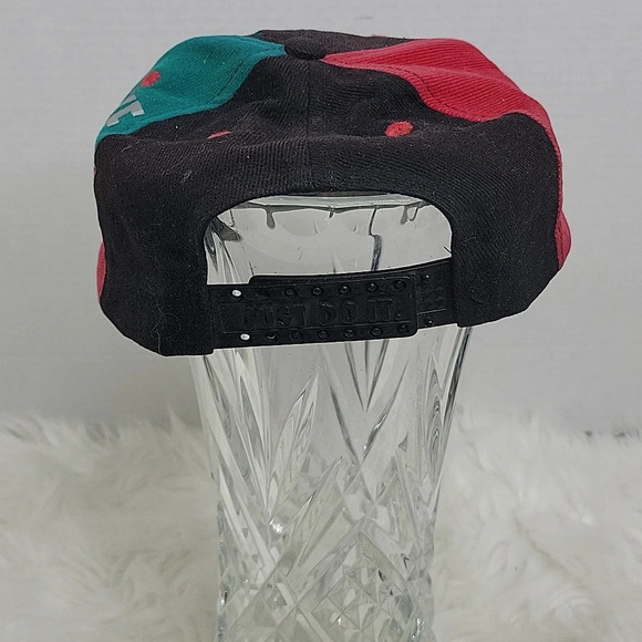 NIKE Red, black, and Green Youth Baseball Hat OS - Picture 3 of 7